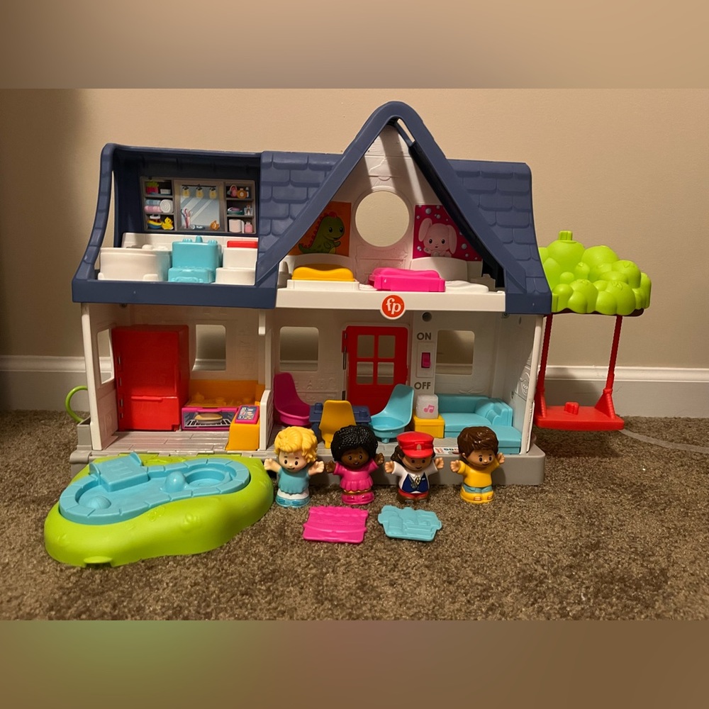 Fisher Price Little People Doll House